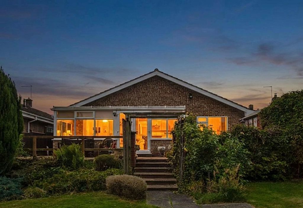 Property photo 3 of 23