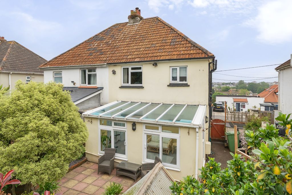 Property photo 1 of 17 16