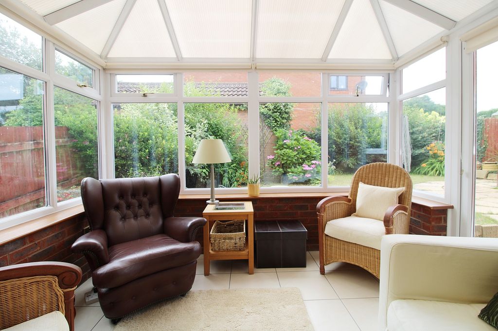 Property photo 3 of 29 Conservatory