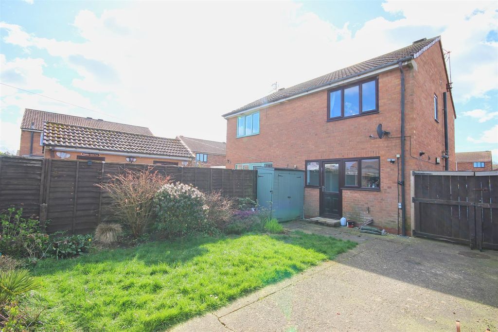 Property photo 2 of 17 Outside