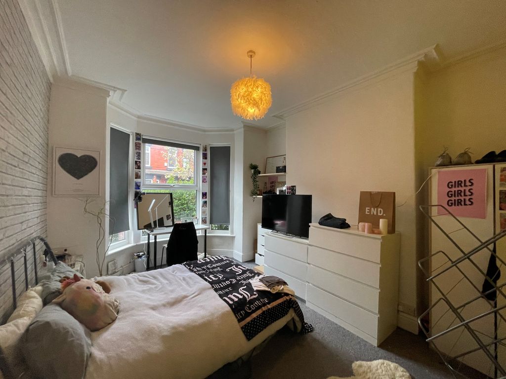 Property photo 1 of 4