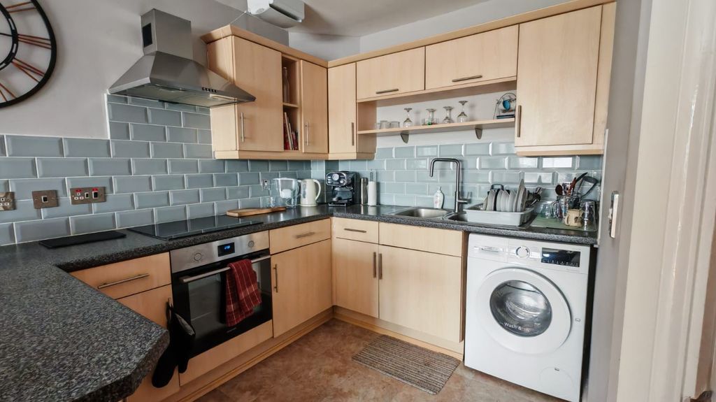 Property photo 2 of 5