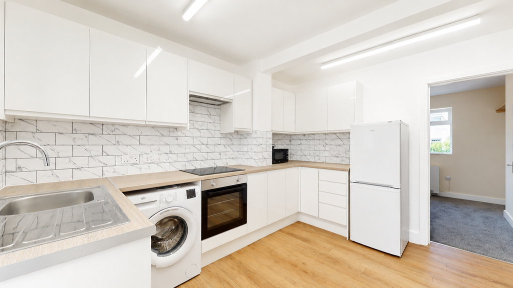 Property photo 1 of 10 Kitchen - Angle 1