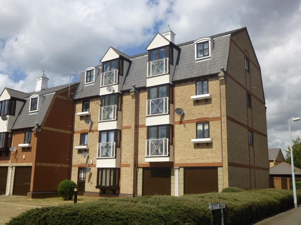 Property photo 1 of 6 2-Bedroom Flat To Let