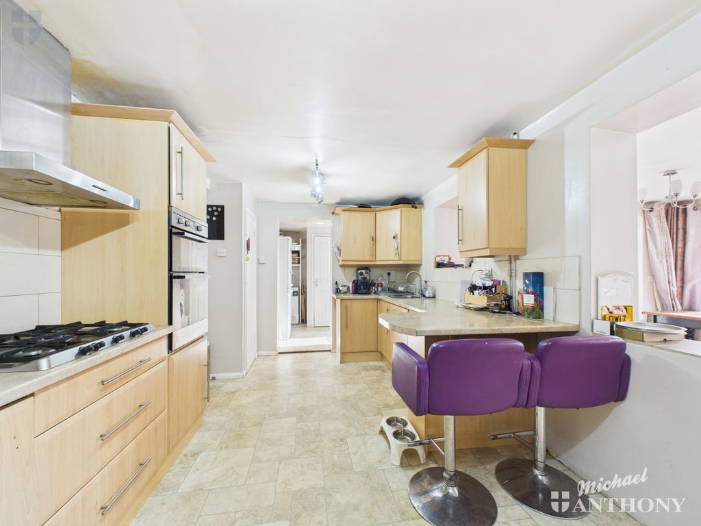 Property photo 3 of 19 Cam03218G0-Pr0750-Still006