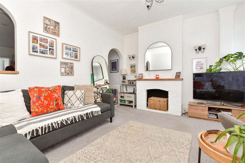 Property photo 2 of 14 Lounge