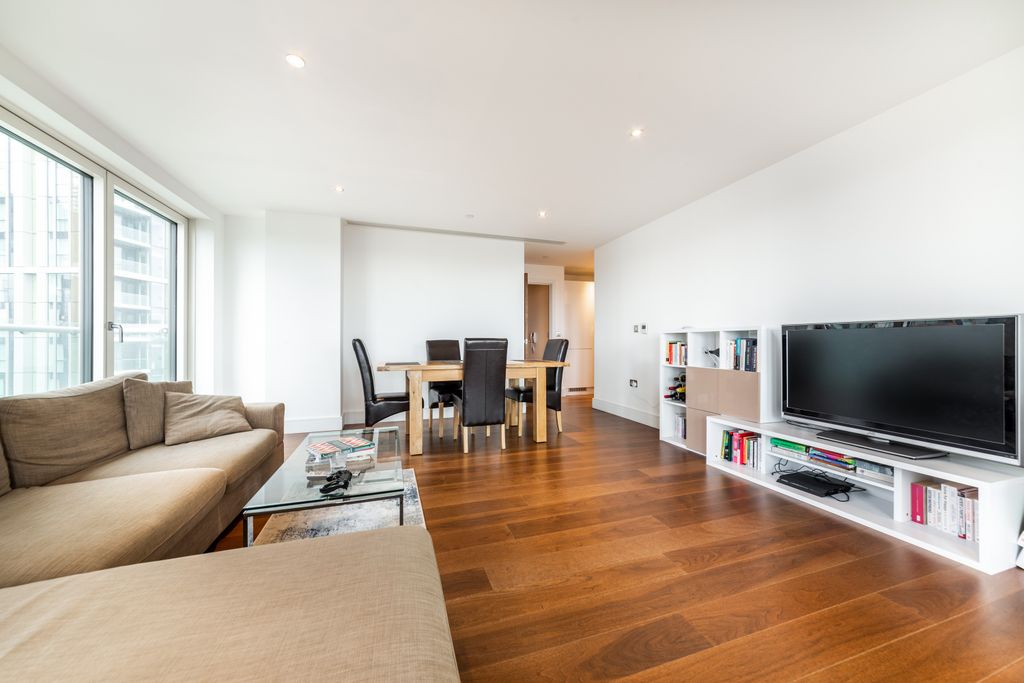 Property photo 3 of 17 Photo 5