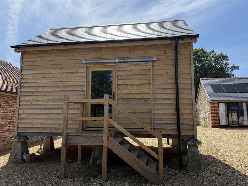 Property photo 1 of 6 The Granary External.Jpeg