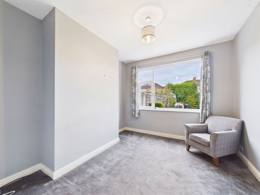 Property photo 3 of 11 Bamber Avenue Sale - Dining Room - Ewemove