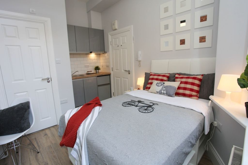 Property photo 2 of 11 4513111