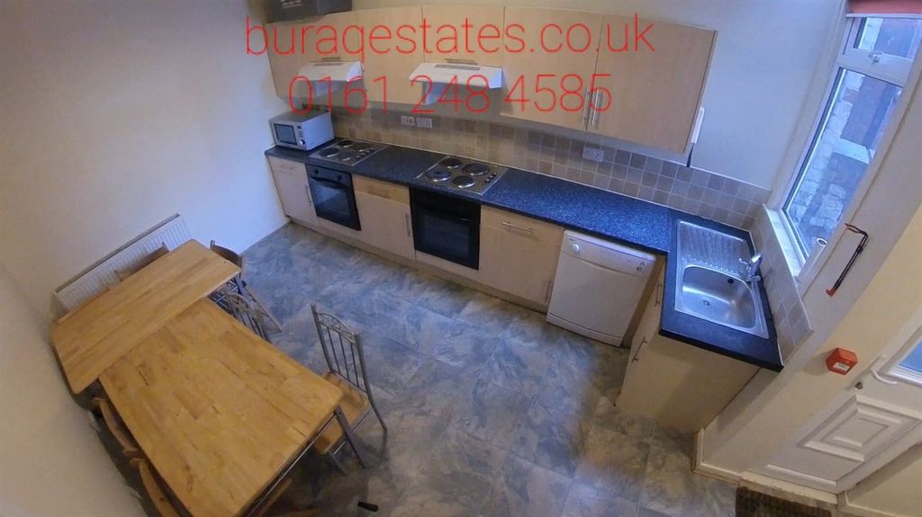 Property photo 3 of 15 Bright, Modern Kitchen With Integrated Oven And Ho...