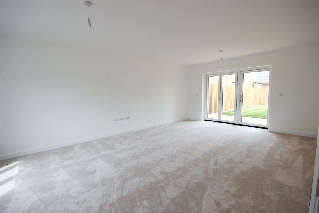 Property photo 2 of 29 Picture No. 05