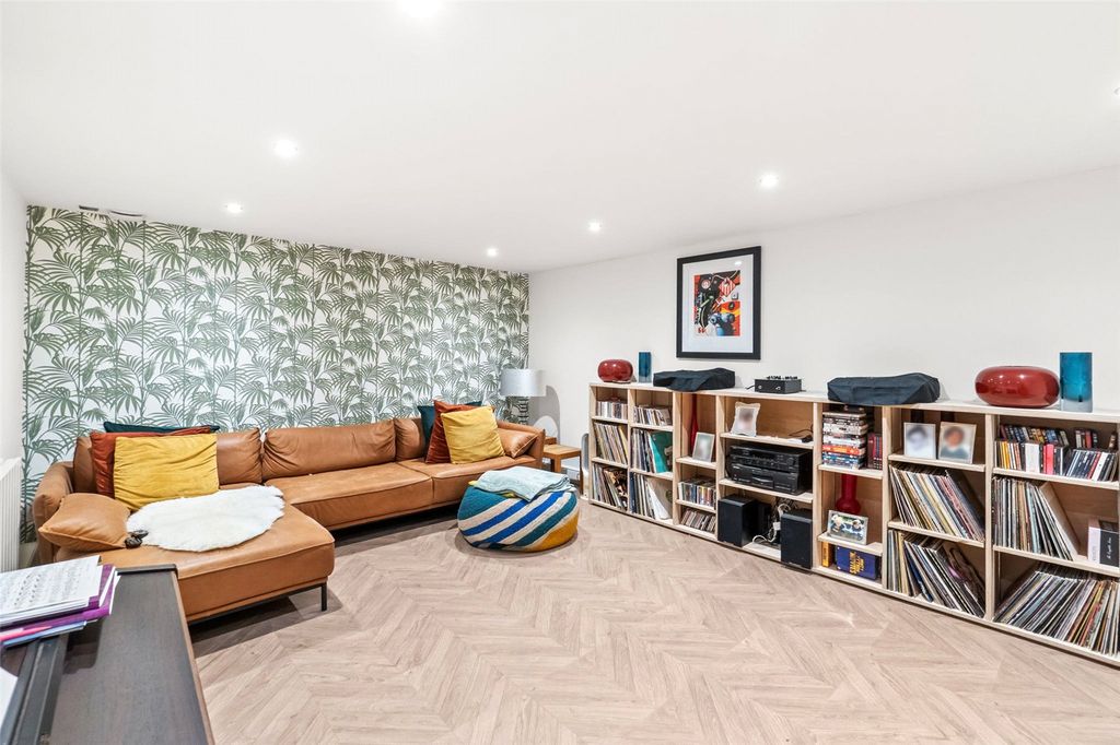 Property photo 3 of 17 Picture No. 05