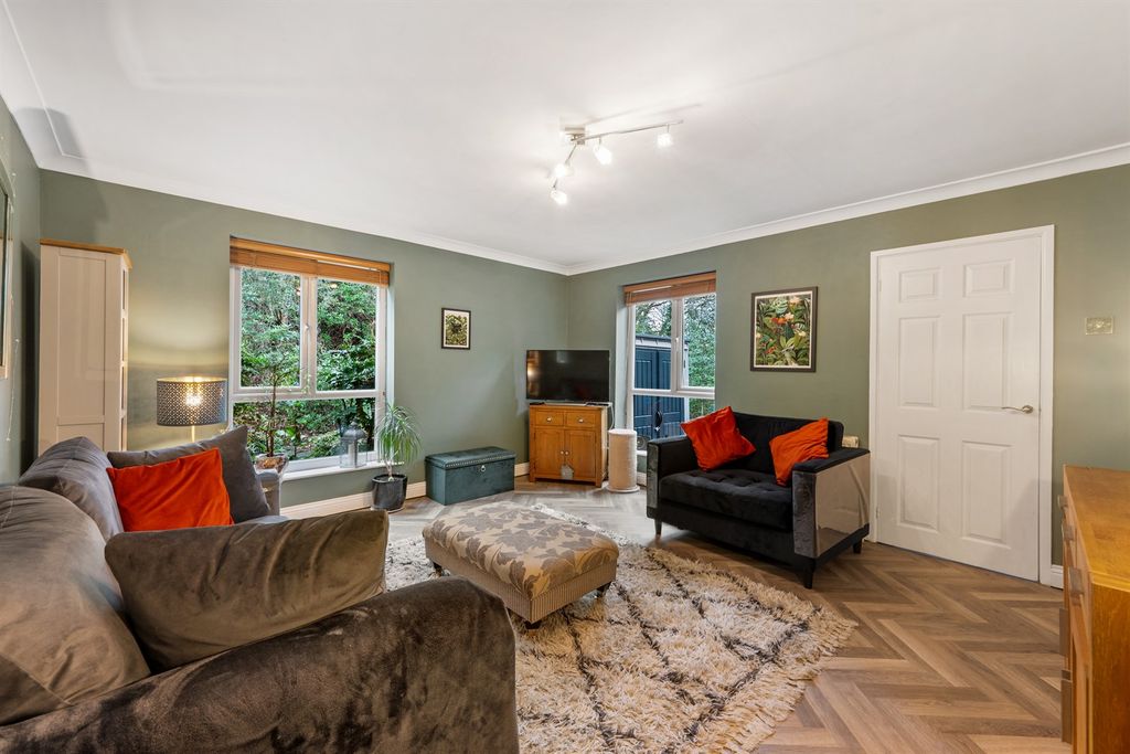 Property photo 3 of 14 Living Room