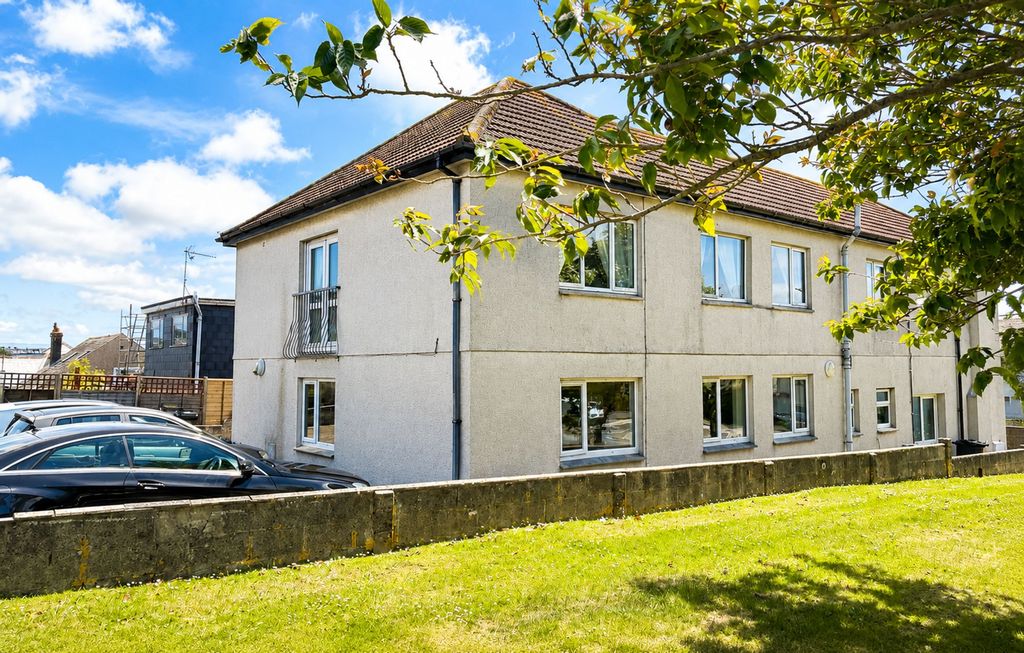 Property photo 1 of 17 External