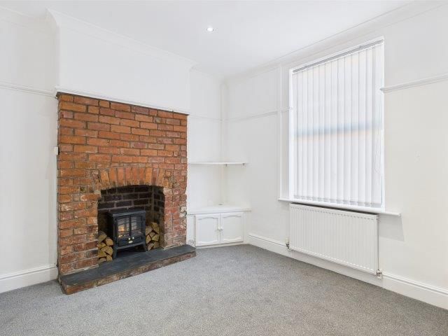 Property photo 2 of 17 Lounge 1