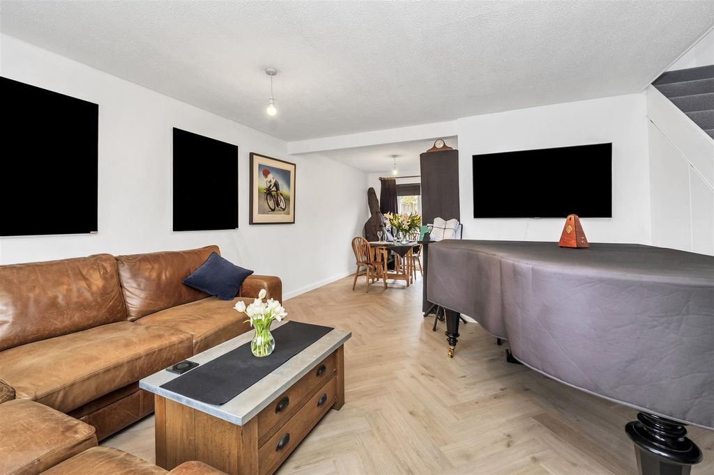 Property photo 3 of 17 Dcp_1805.Jpg