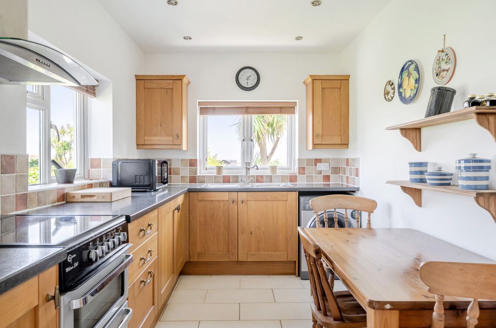 Property photo 3 of 19 1494027-3-6A58Ea7...