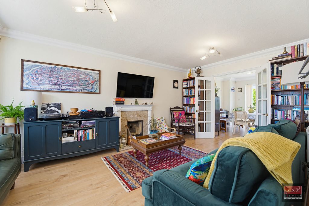 Property photo 2 of 24