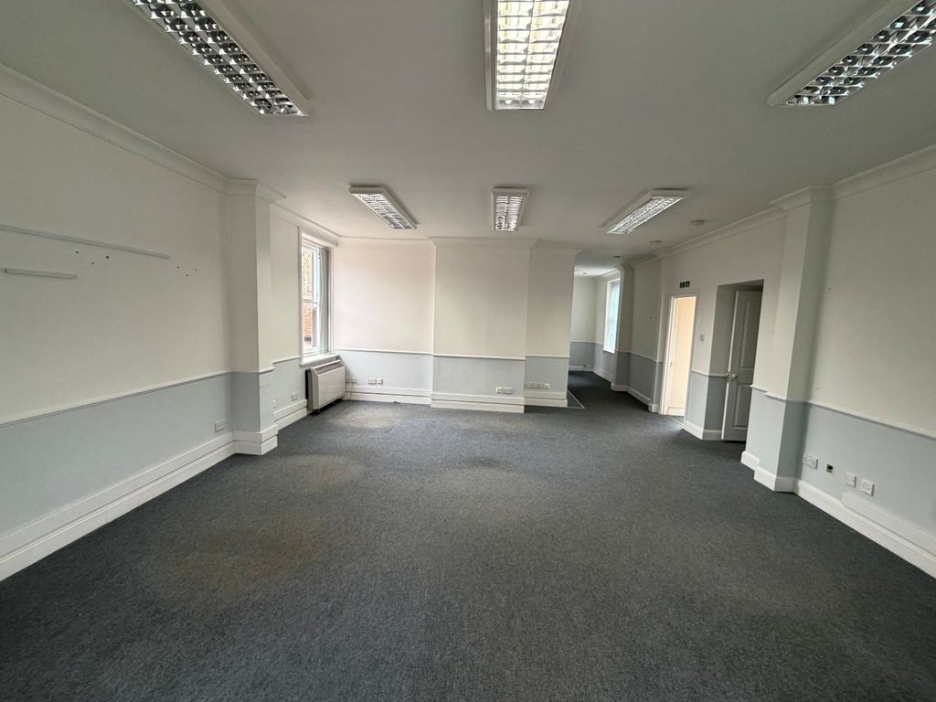 Property photo 3 of 8 Picture No. 04