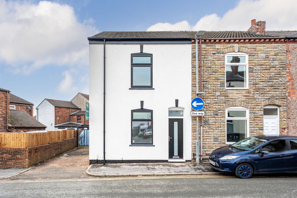 Property photo 1 of 27 Loch Street, Orrell