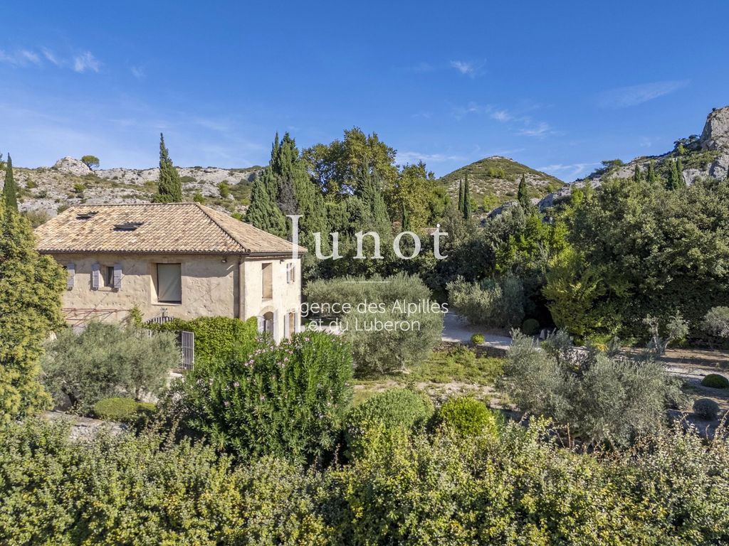Property photo 2 of 37