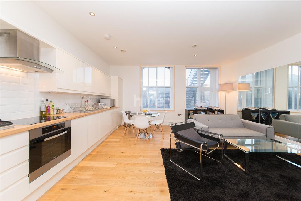 Property photo 1 of 10 W-6935.Jpg