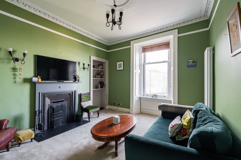 Property photo 2 of 38