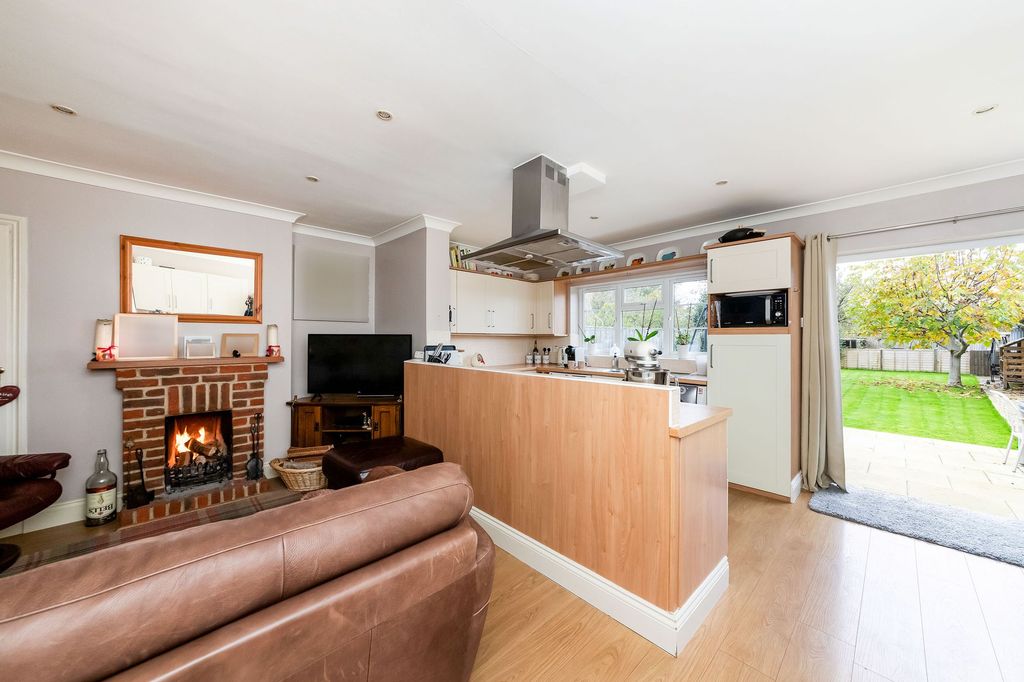 Property photo 2 of 19