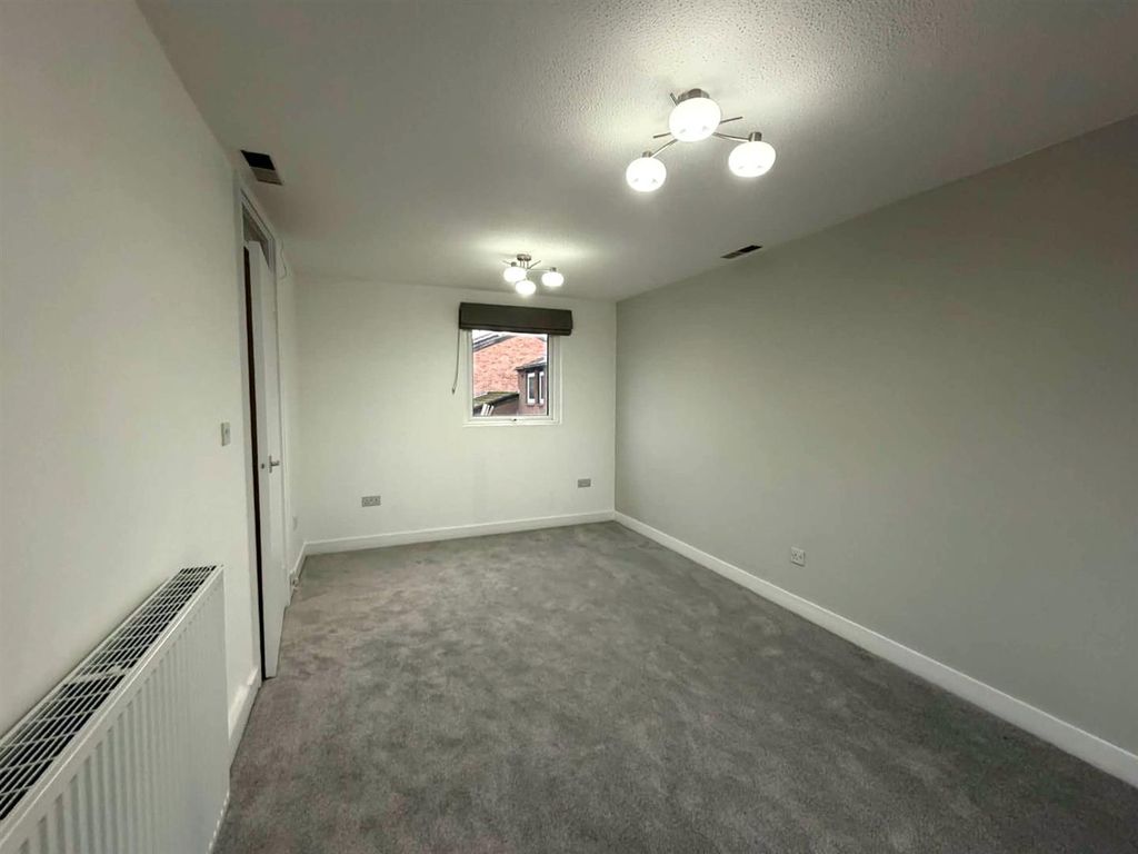 Property photo 2 of 7 5A44d638-0F46-49Aa-9E7F-B32B7A36F057.Jpg