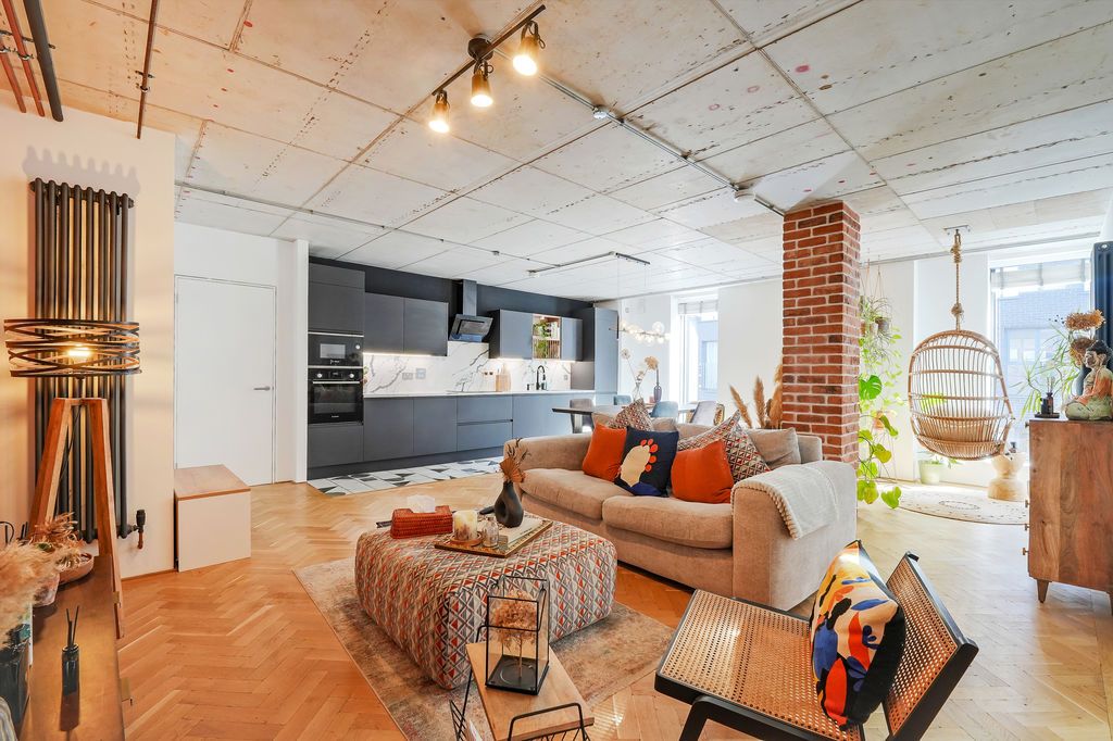 Property photo 1 of 23 Open Plan Living Room