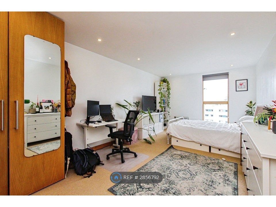 Property photo 2 of 20 Bedroom 1