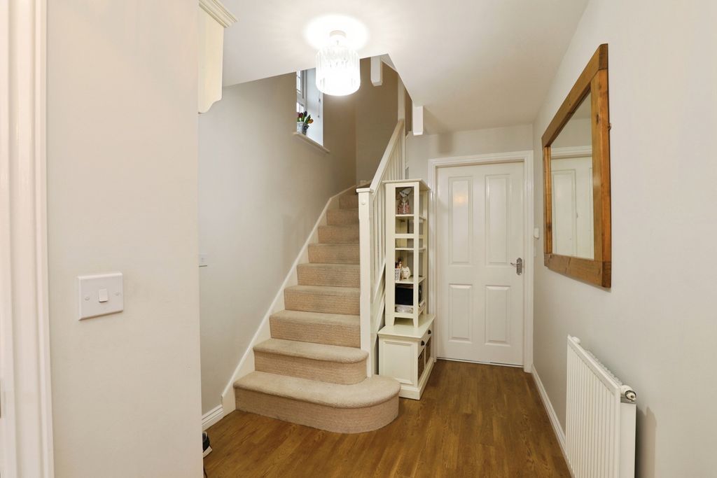 Property photo 2 of 19 Pbox-Img.Jpg