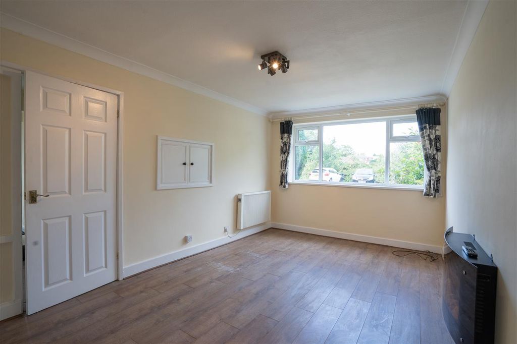 Property photo 3 of 9