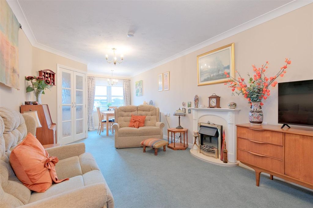 Property photo 2 of 23 Open Plan Lounge & Dining Room