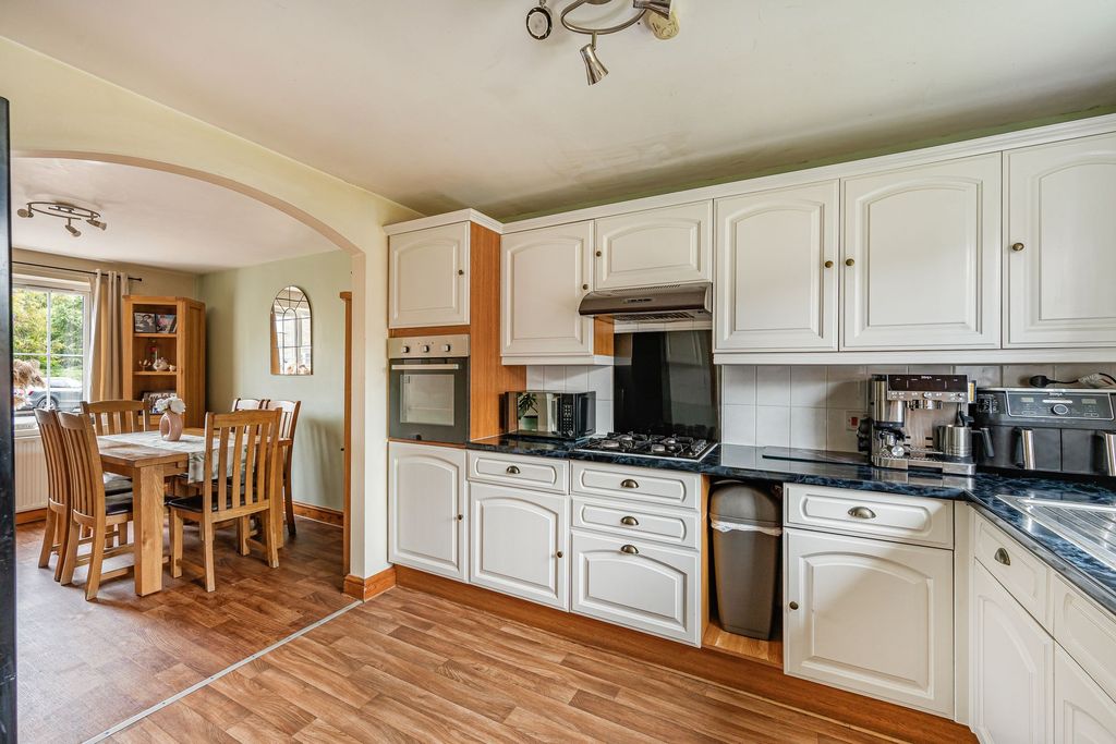 Property photo 3 of 30