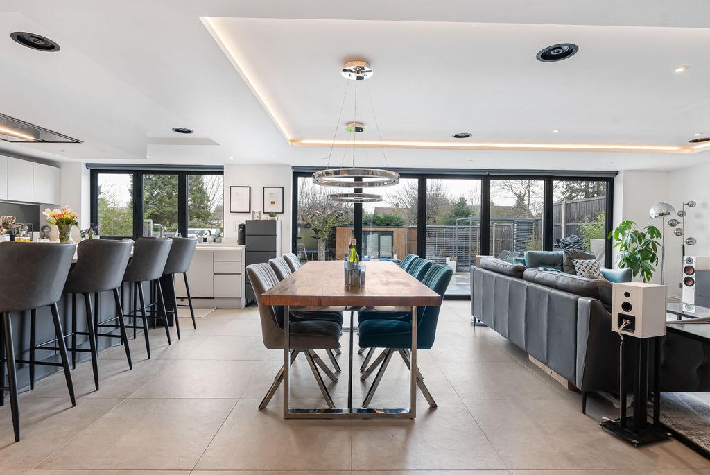 Property photo 2 of 13 Photo 12