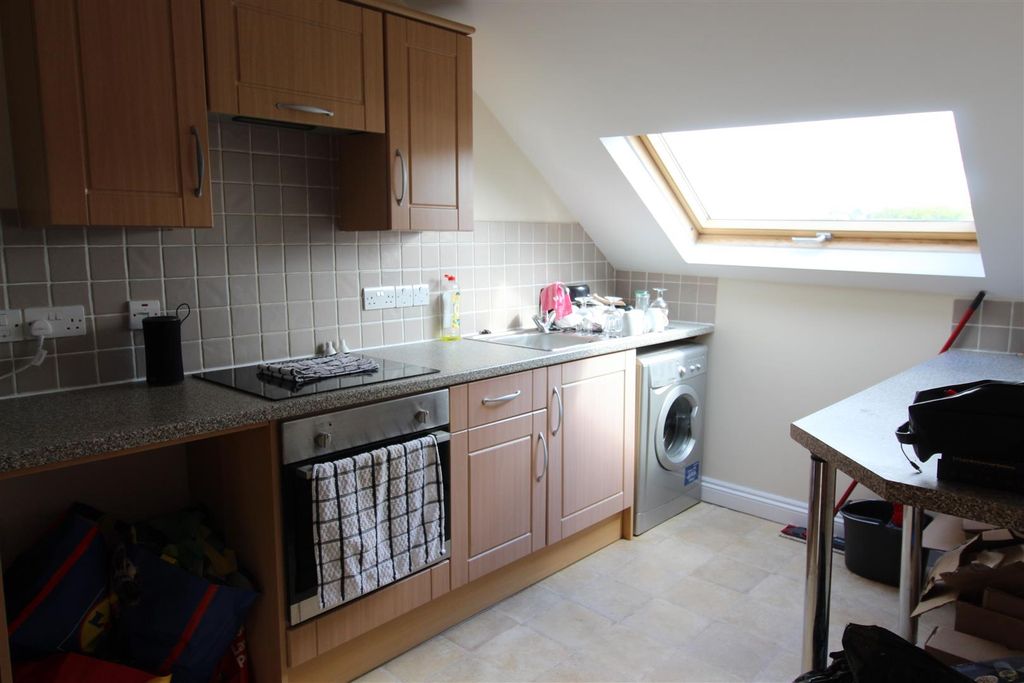 Property photo 3 of 6 Kitchen.Jpg