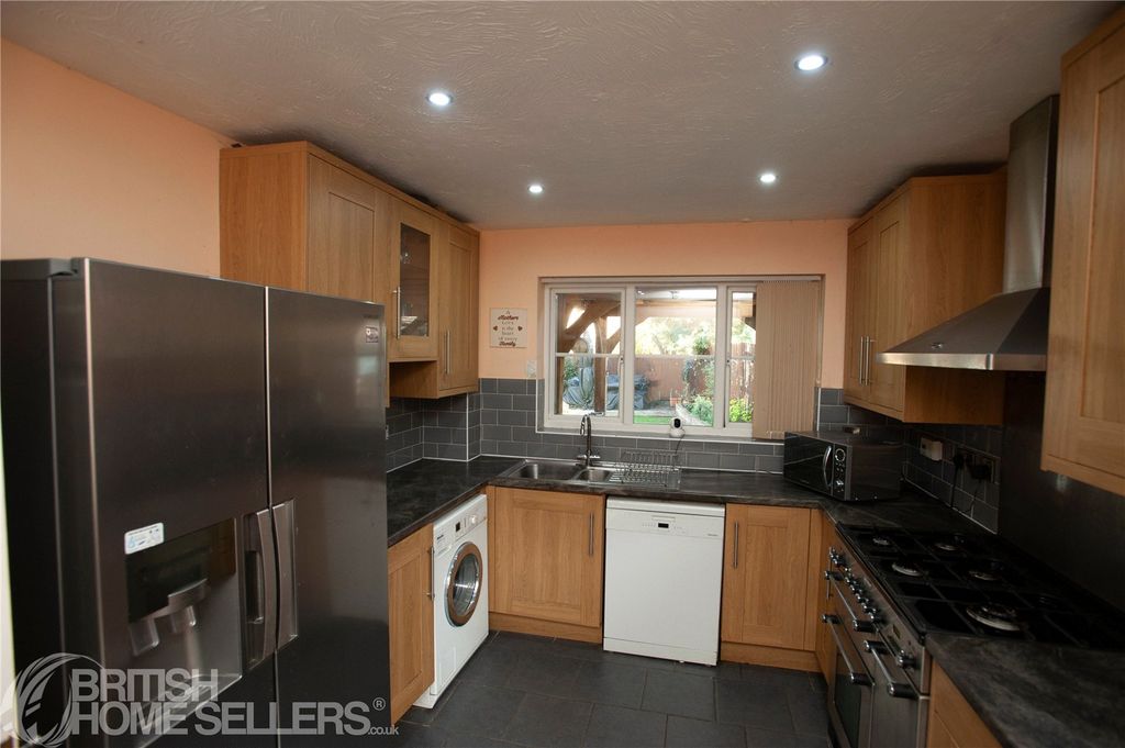 Property photo 2 of 12 Picture No. 16