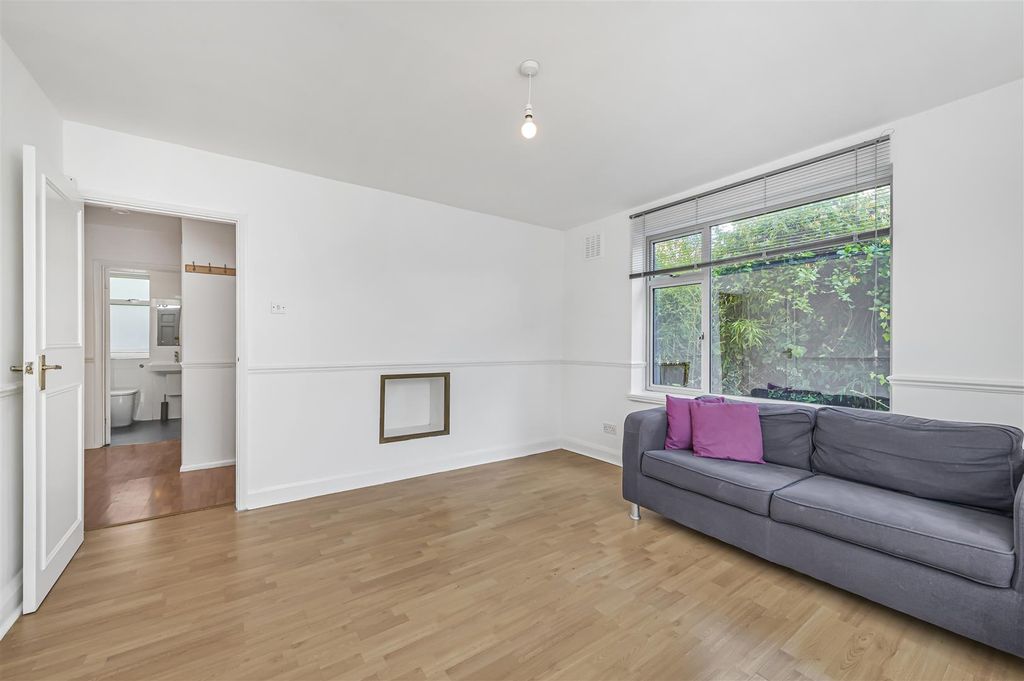 Property photo 1 of 16 Eden_Harper_-_Helix_Road__Brixton_Sw2_2Jt_8.Jpg