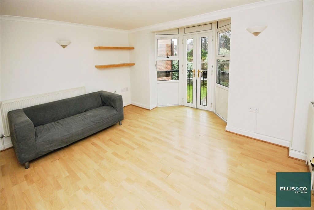 Property photo 2 of 12 Picture No. 21