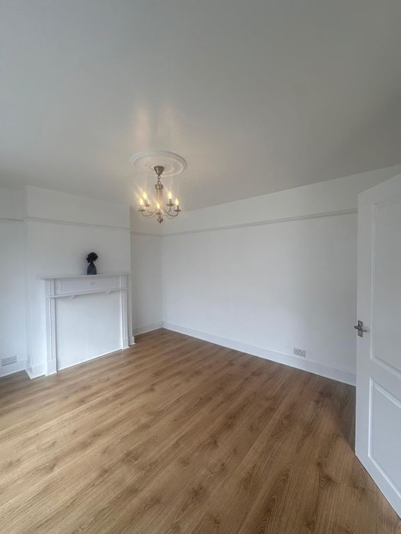 Property photo 3 of 35