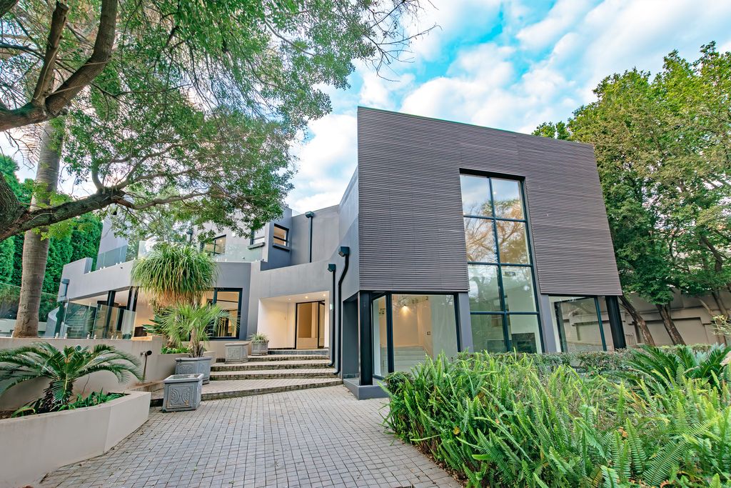 Property photo 1 of 43