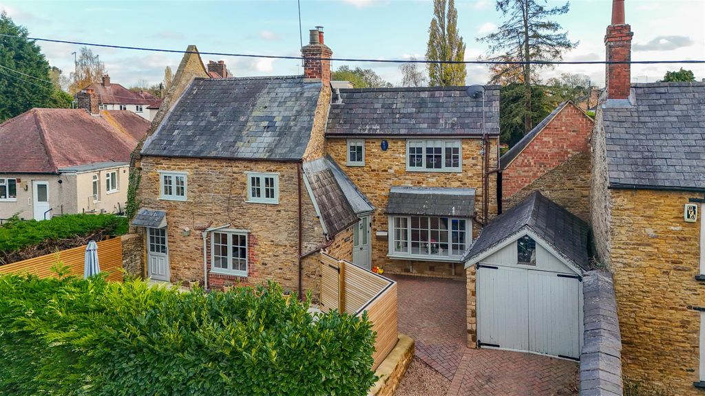 Property photo 1 of 30