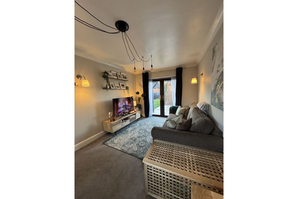 Property photo 2 of 11