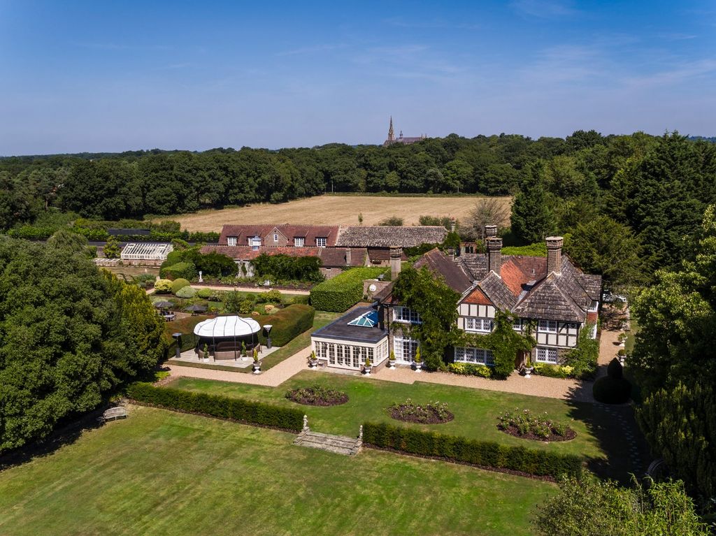 Property photo 1 of 34 Morley Manor