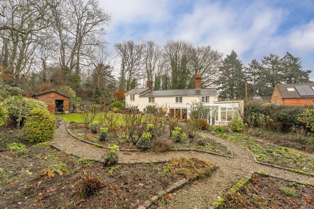 Property photo 1 of 28