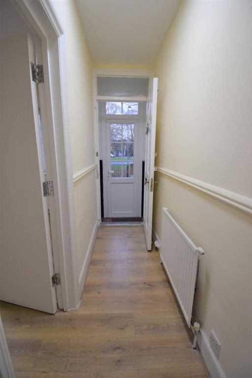 Property photo 3 of 9 Gallery