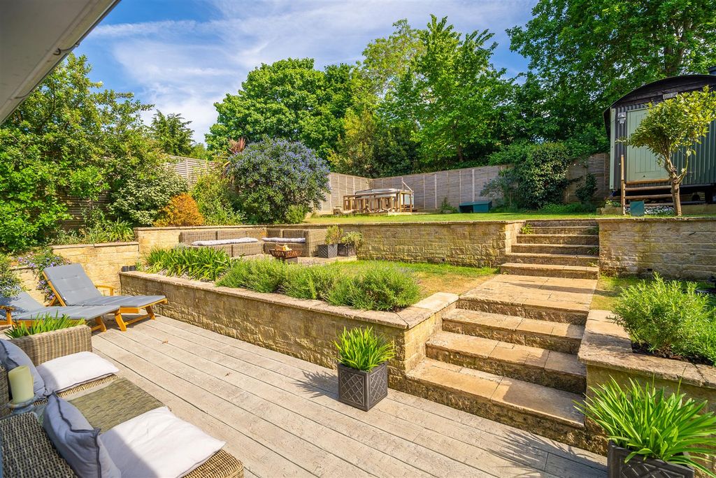 Property photo 3 of 34