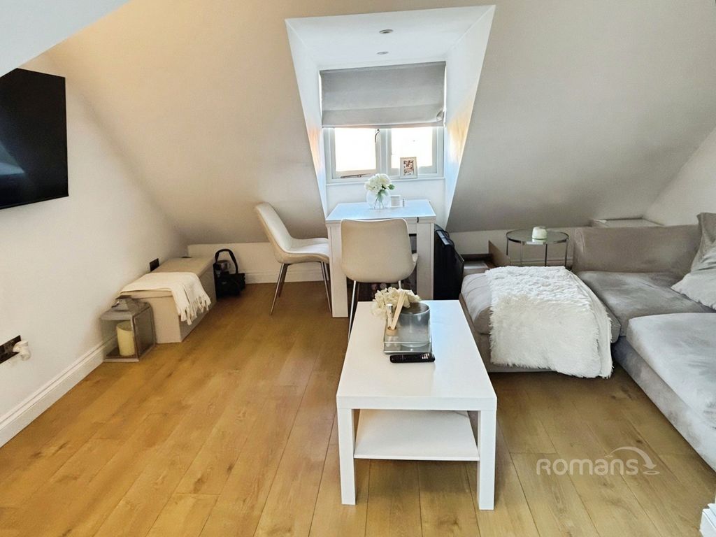 Property photo 3 of 7 Pbox-Img.Png